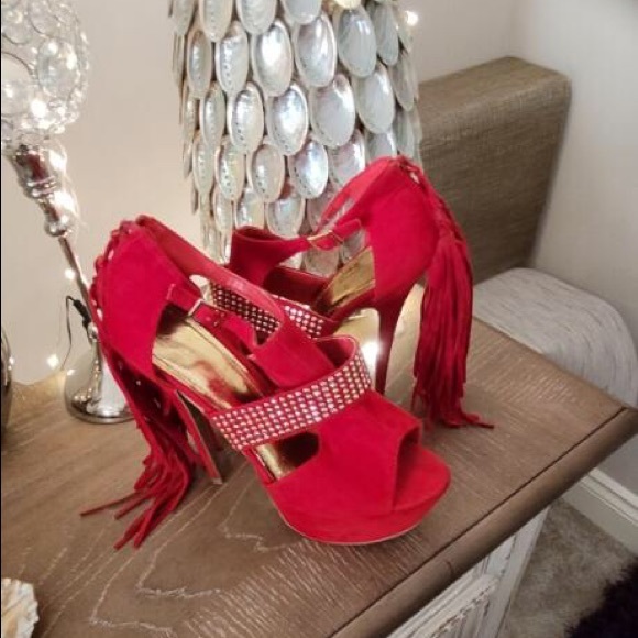 Red Shoedazzle size 6.5 gently used. - Picture 5 of 8